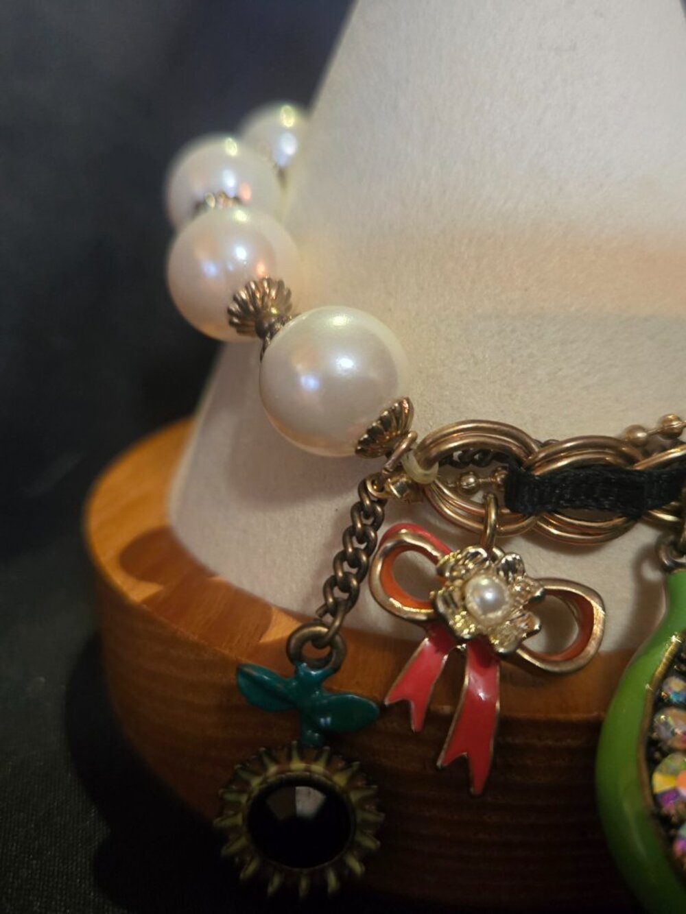 Betsey Johnson Faux Pearl Rooster Charm Bracelet – NWOT - Picture 6 of 8